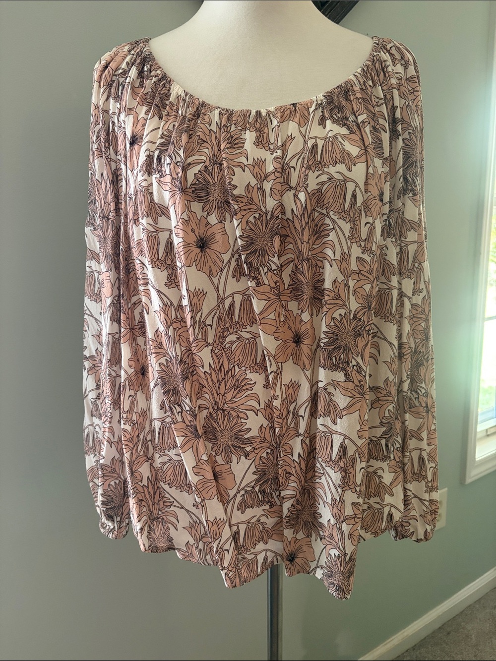 Women’s Floral Peasant Top in Blush